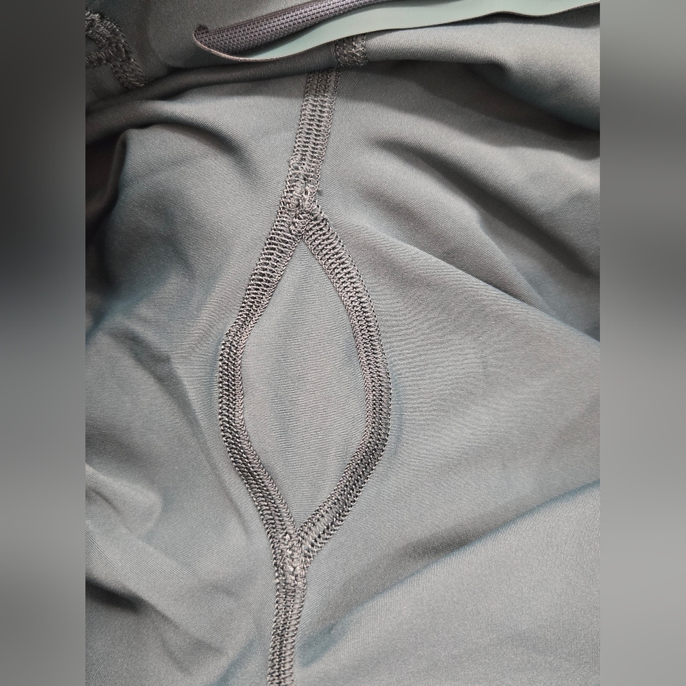 Lululemon Base Pace High-Rise Crop 23" - Green Jasper - Picture 8 of 8